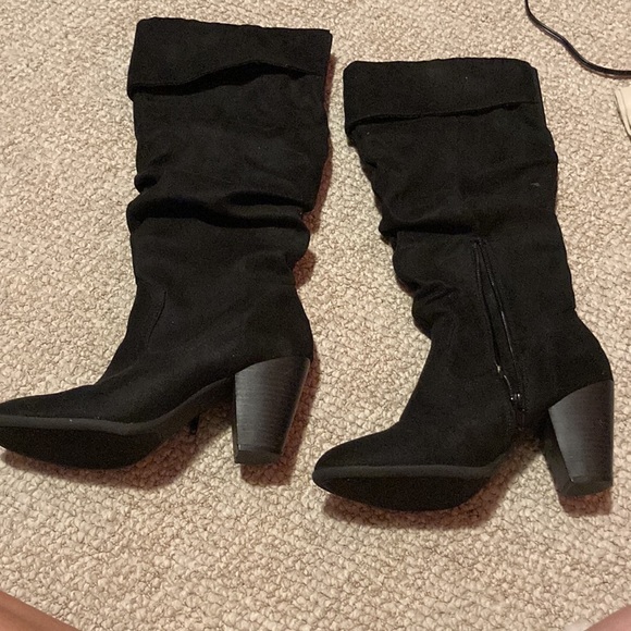 $5 ADD ON Black Short Heeled Slouchy Boots - Picture 3 of 5
